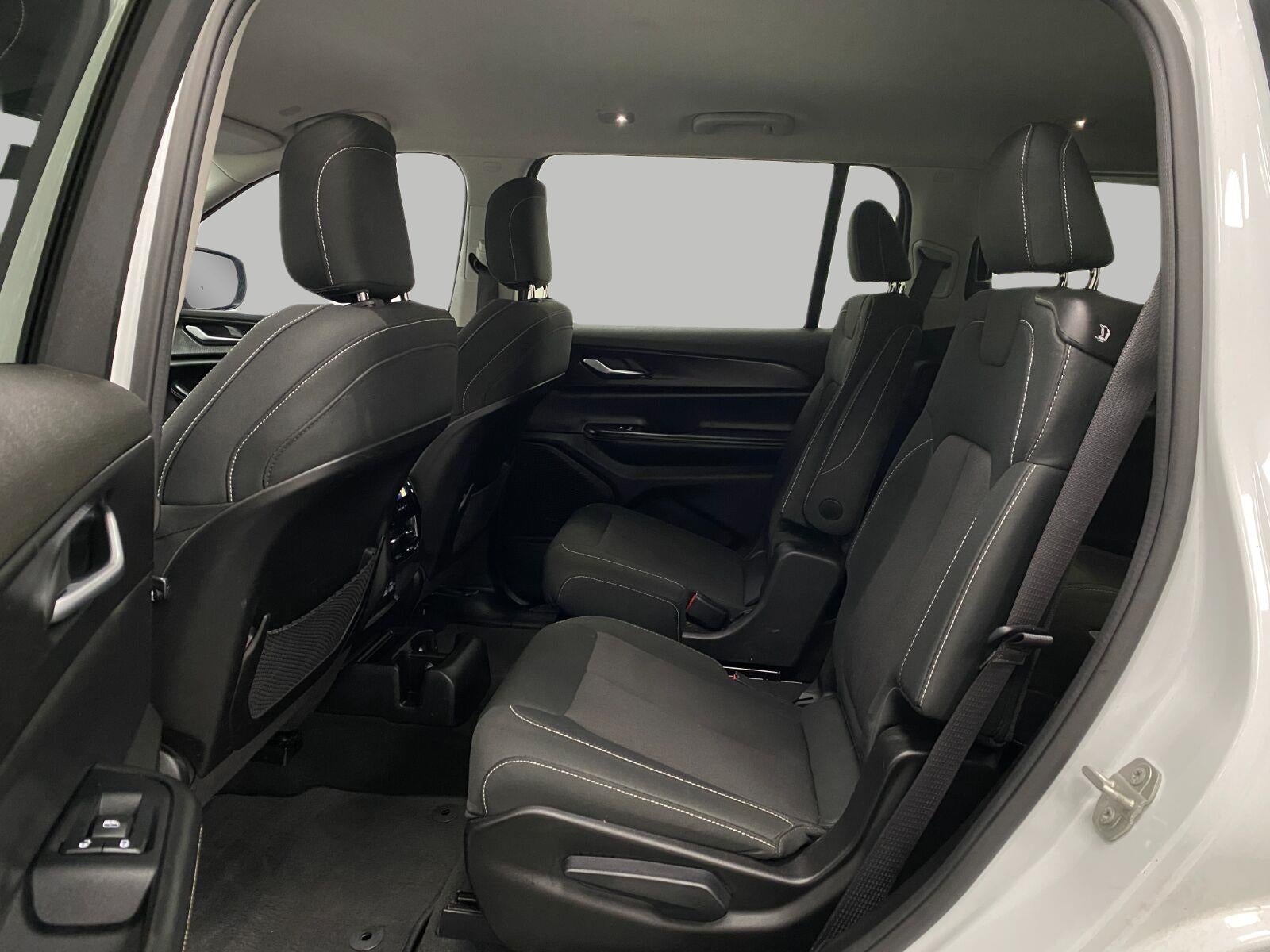 2024 Jeep Grand Cherokee L Laredo 4x4