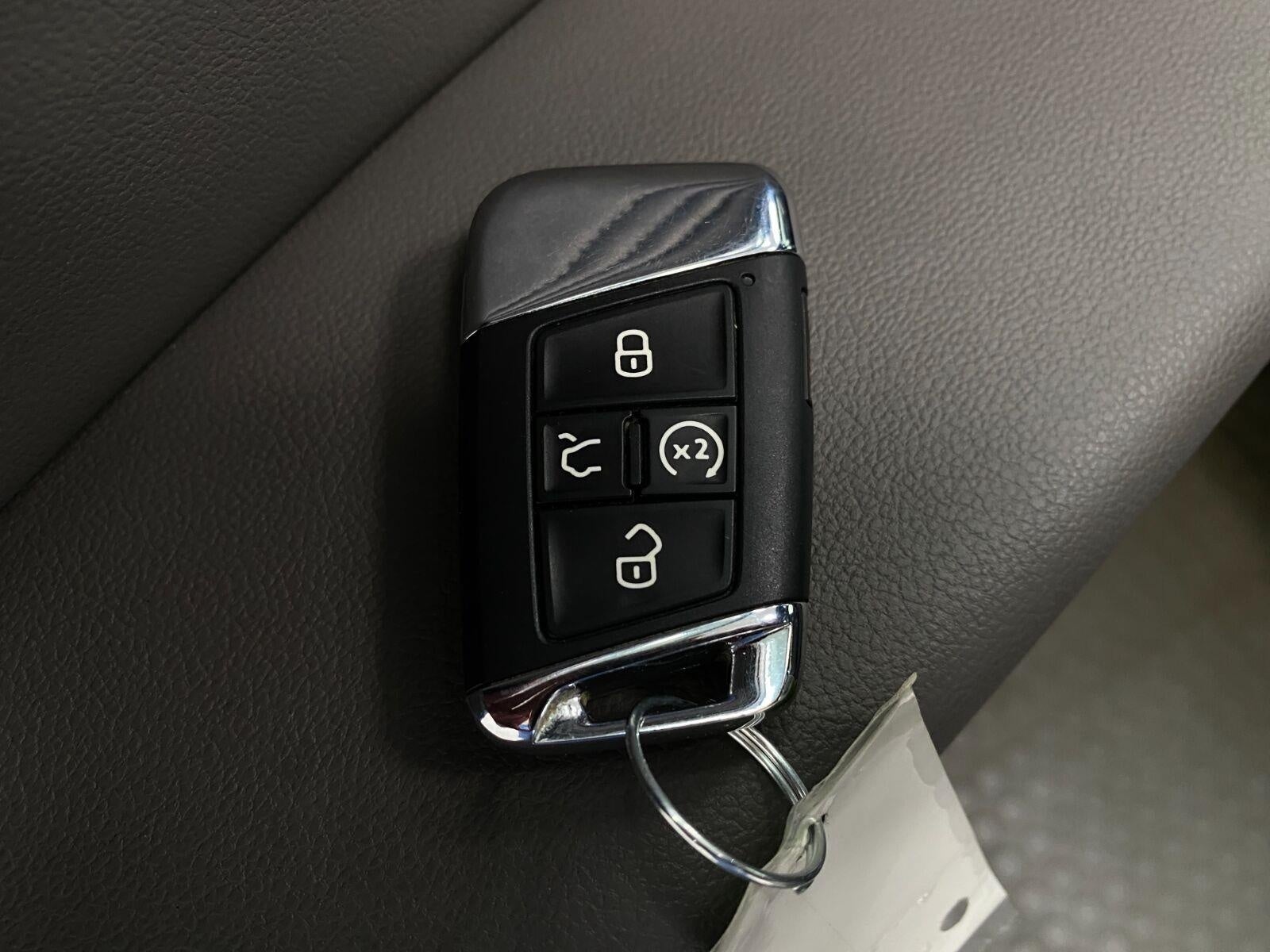 2023 Volkswagen Atlas Cross Sport 3.6L V6 SE w/Technology 4MOTION