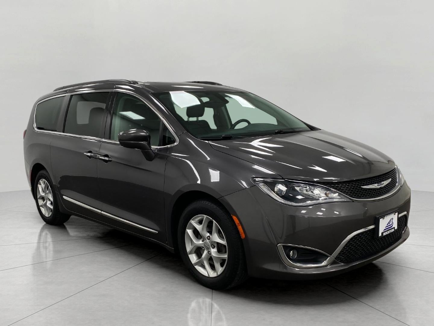 2017 Chrysler PACIFICA MINI-VAN, PASSENGER