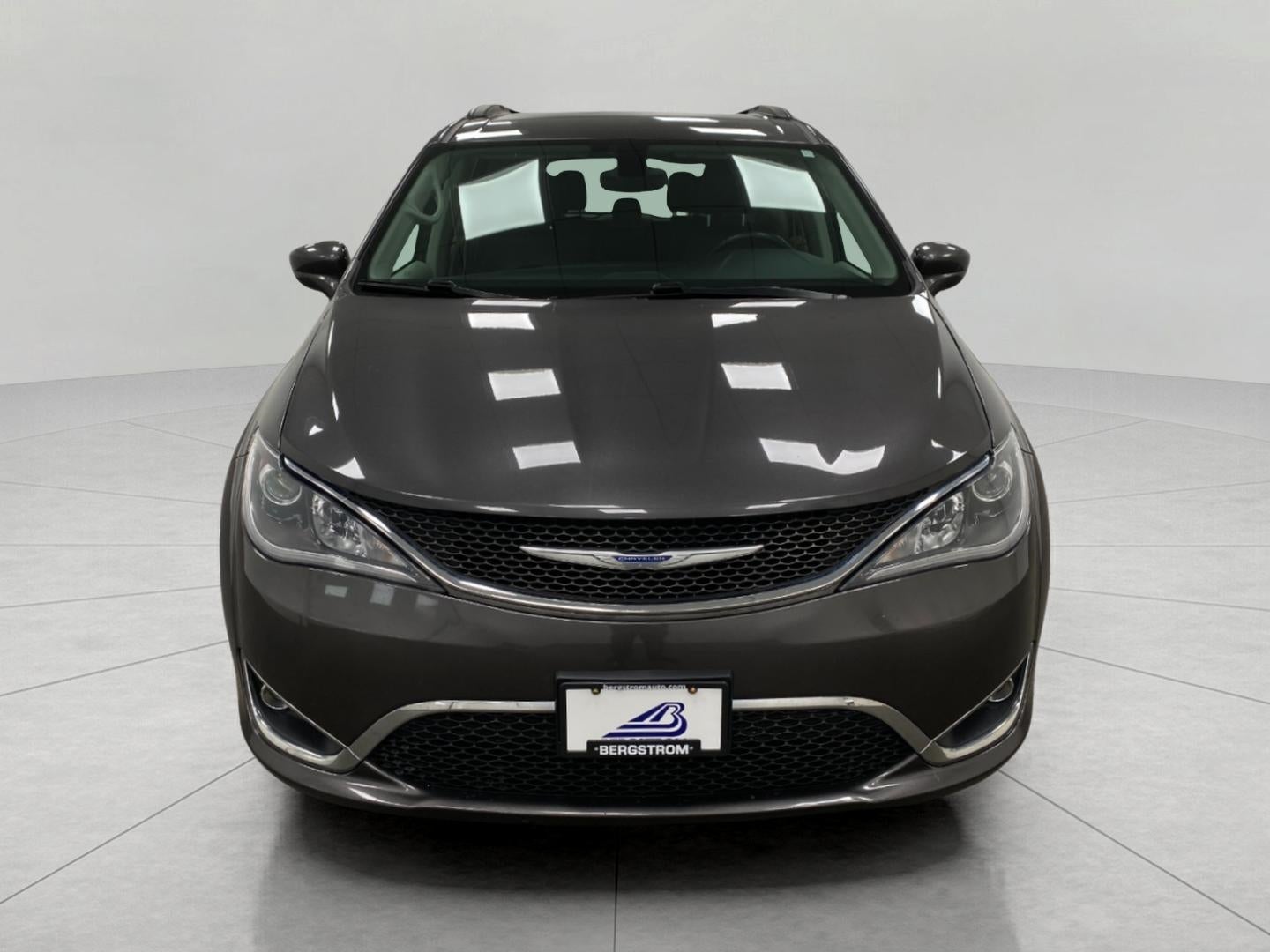 2017 Chrysler PACIFICA MINI-VAN, PASSENGER