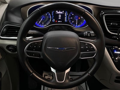 2017 Chrysler PACIFICA MINI-VAN, PASSENGER