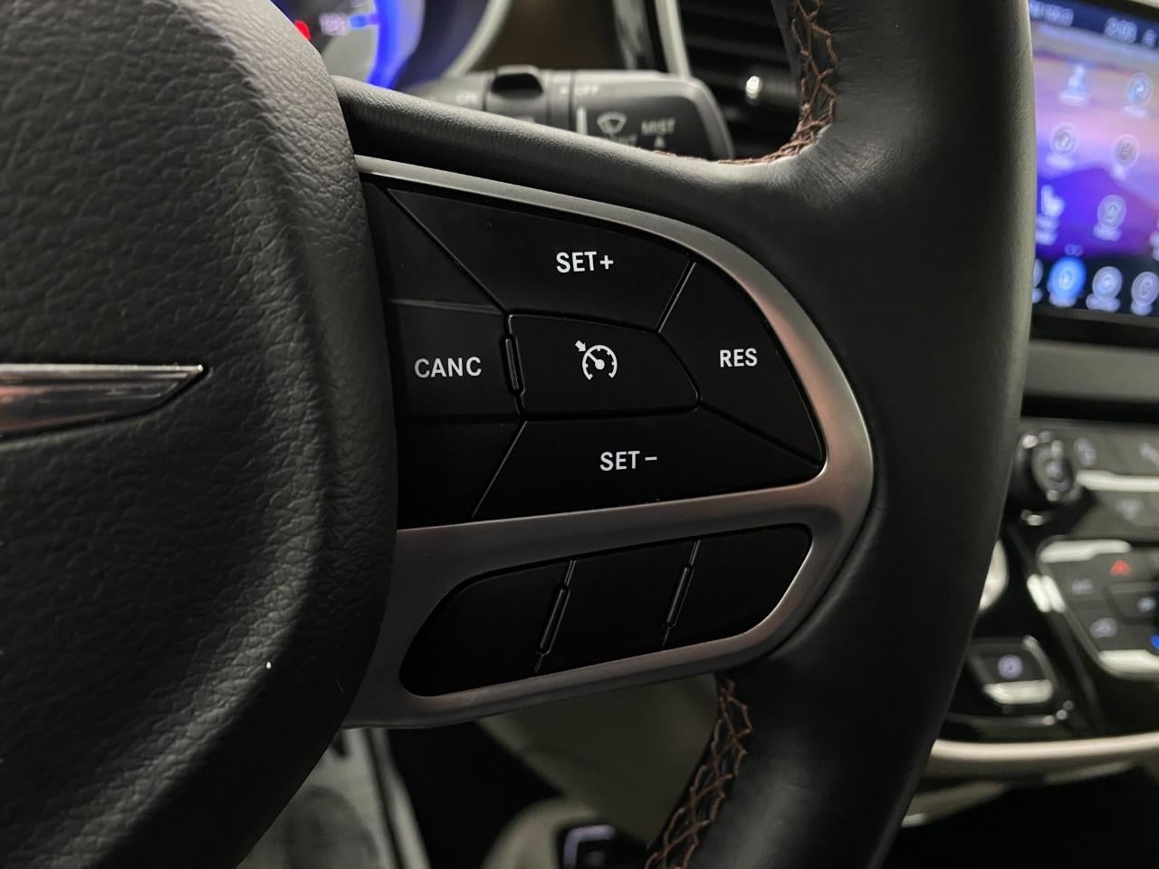 2017 Chrysler PACIFICA MINI-VAN, PASSENGER