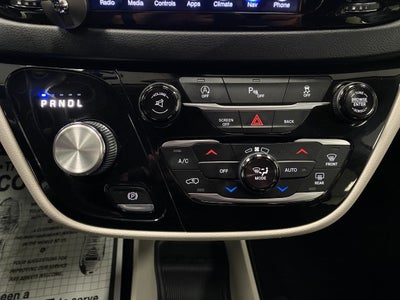 2017 Chrysler PACIFICA MINI-VAN, PASSENGER