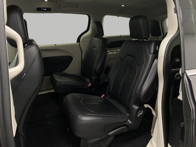 2017 Chrysler PACIFICA MINI-VAN, PASSENGER