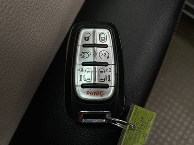 2017 Chrysler PACIFICA MINI-VAN, PASSENGER