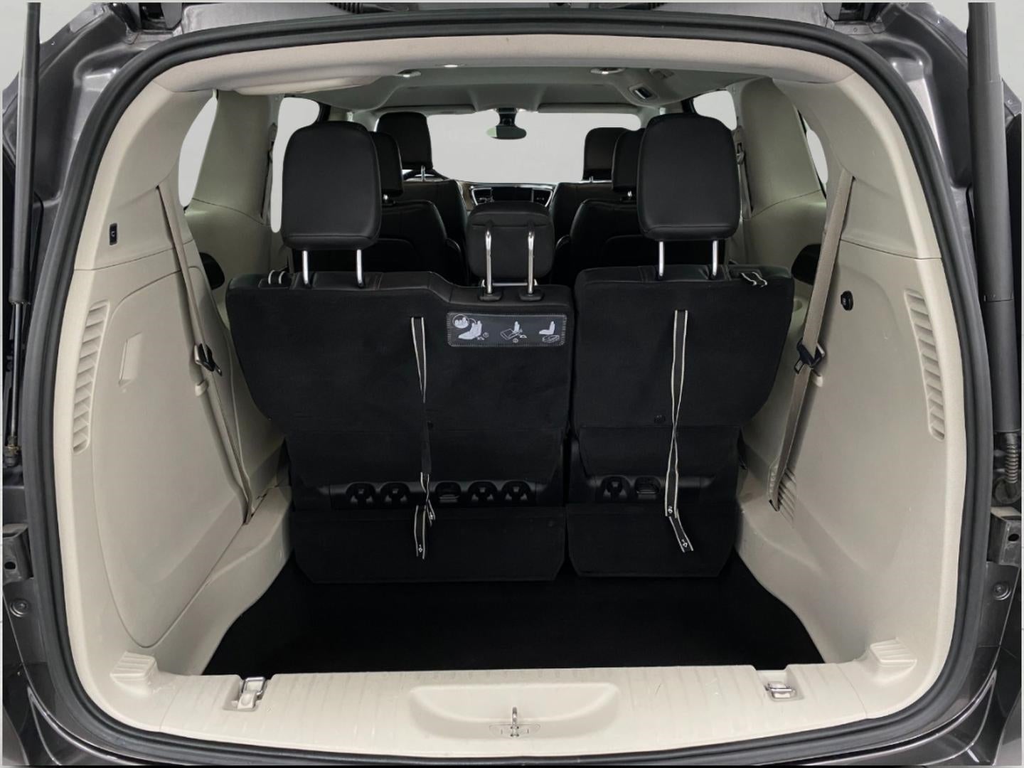 2017 Chrysler PACIFICA MINI-VAN, PASSENGER