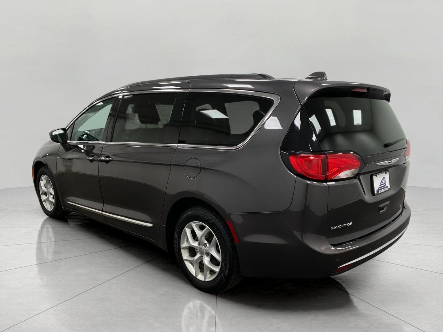 2017 Chrysler PACIFICA MINI-VAN, PASSENGER