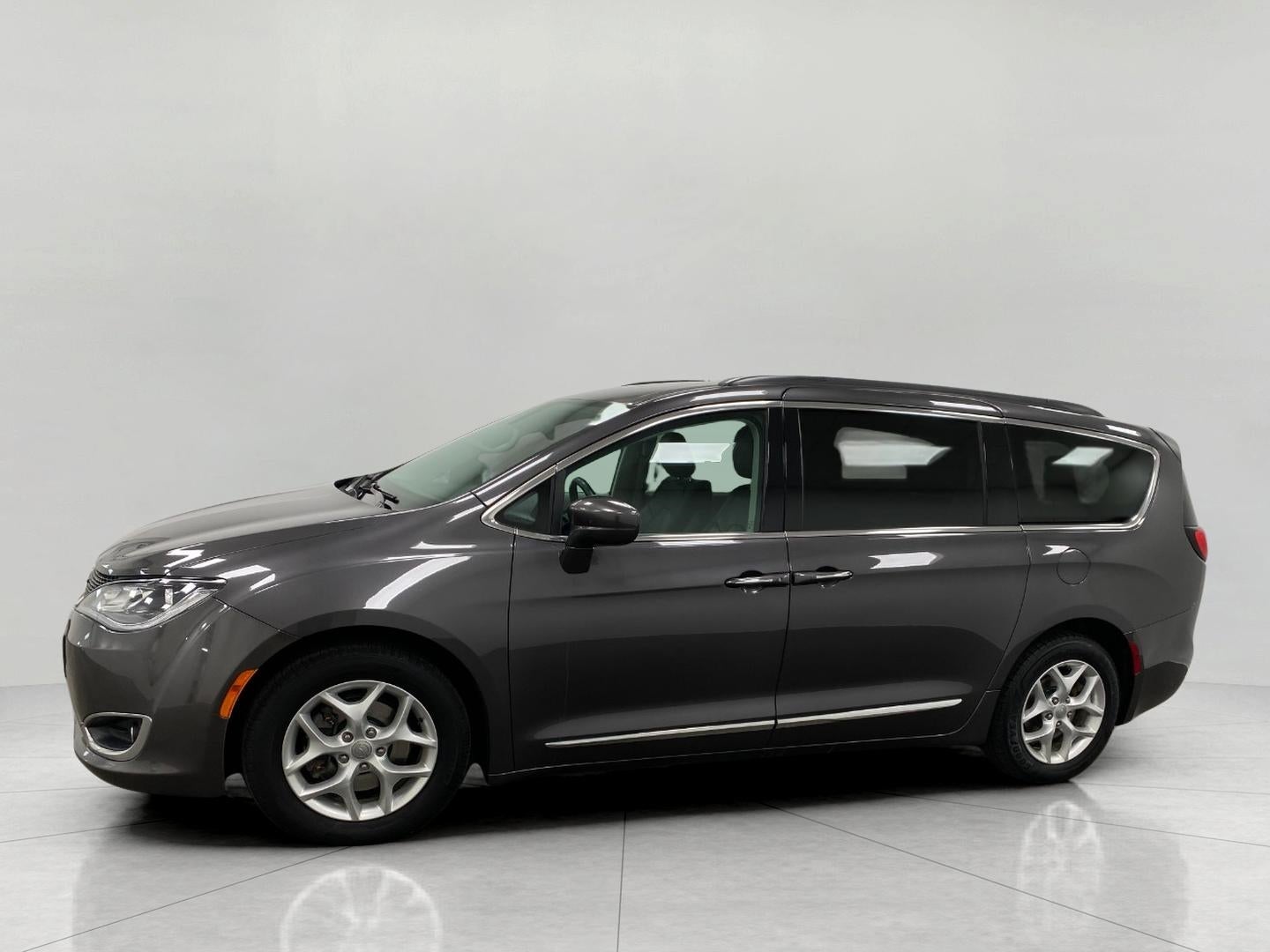 2017 Chrysler PACIFICA MINI-VAN, PASSENGER