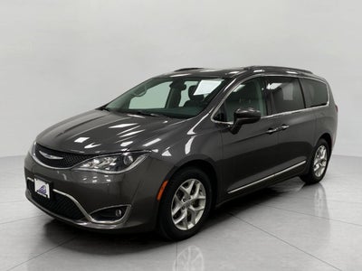 2017 Chrysler PACIFICA MINI-VAN, PASSENGER