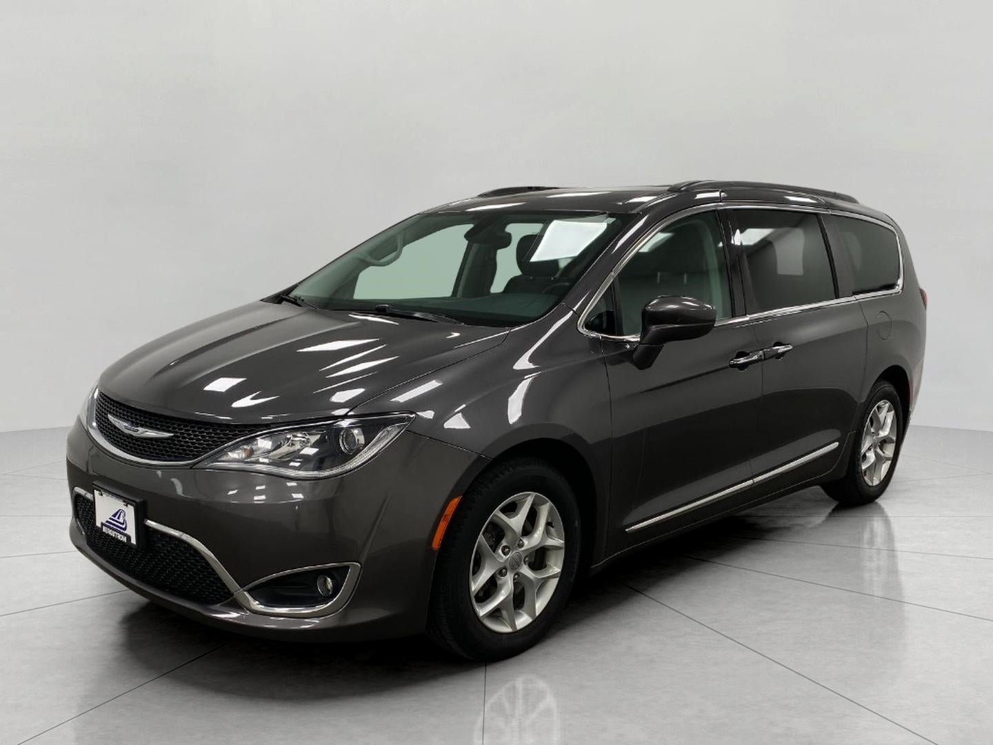 2017 Chrysler PACIFICA MINI-VAN, PASSENGER