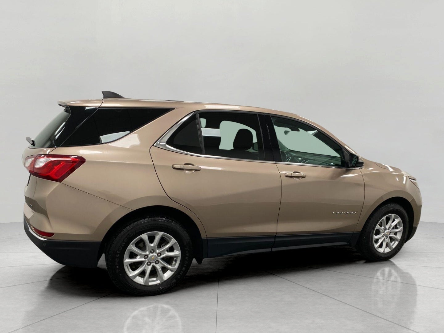 Used 2019 Chevrolet Equinox LT with VIN 2GNAXKEV2K6198209 for sale in Appleton, WI