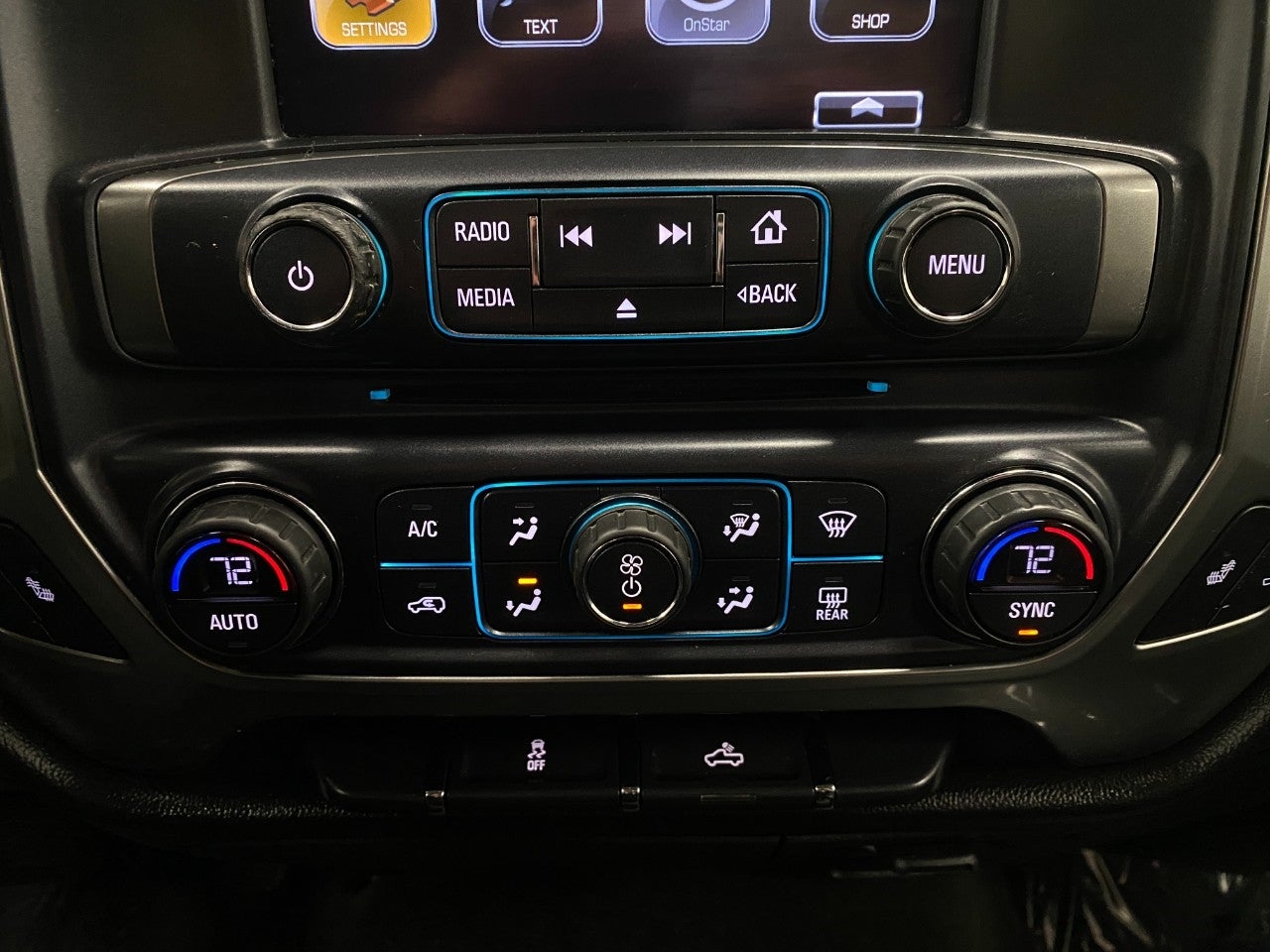 2017 Chevrolet SILVERADO 1500 CREW CAB PICKUP - SHORT BED