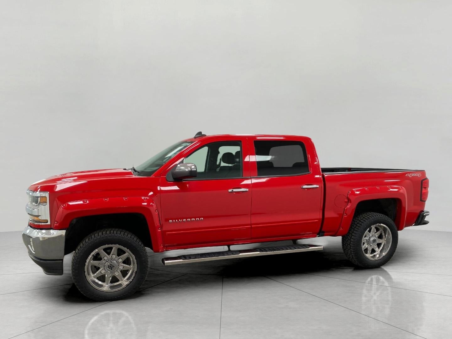 2017 Chevrolet SILVERADO 1500 CREW CAB PICKUP - SHORT BED