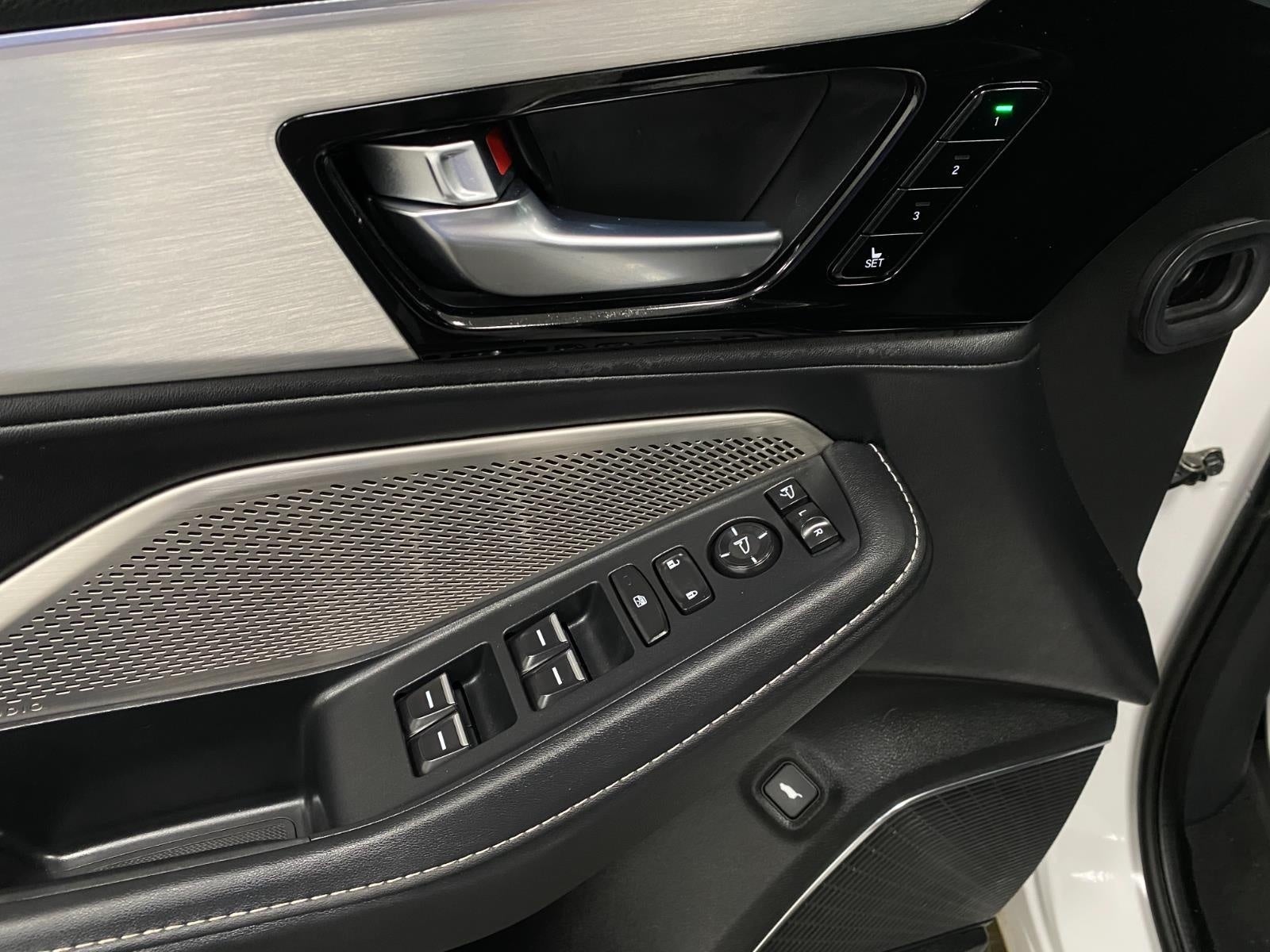 2024 Acura MDX SH-AWD w/Technology Package