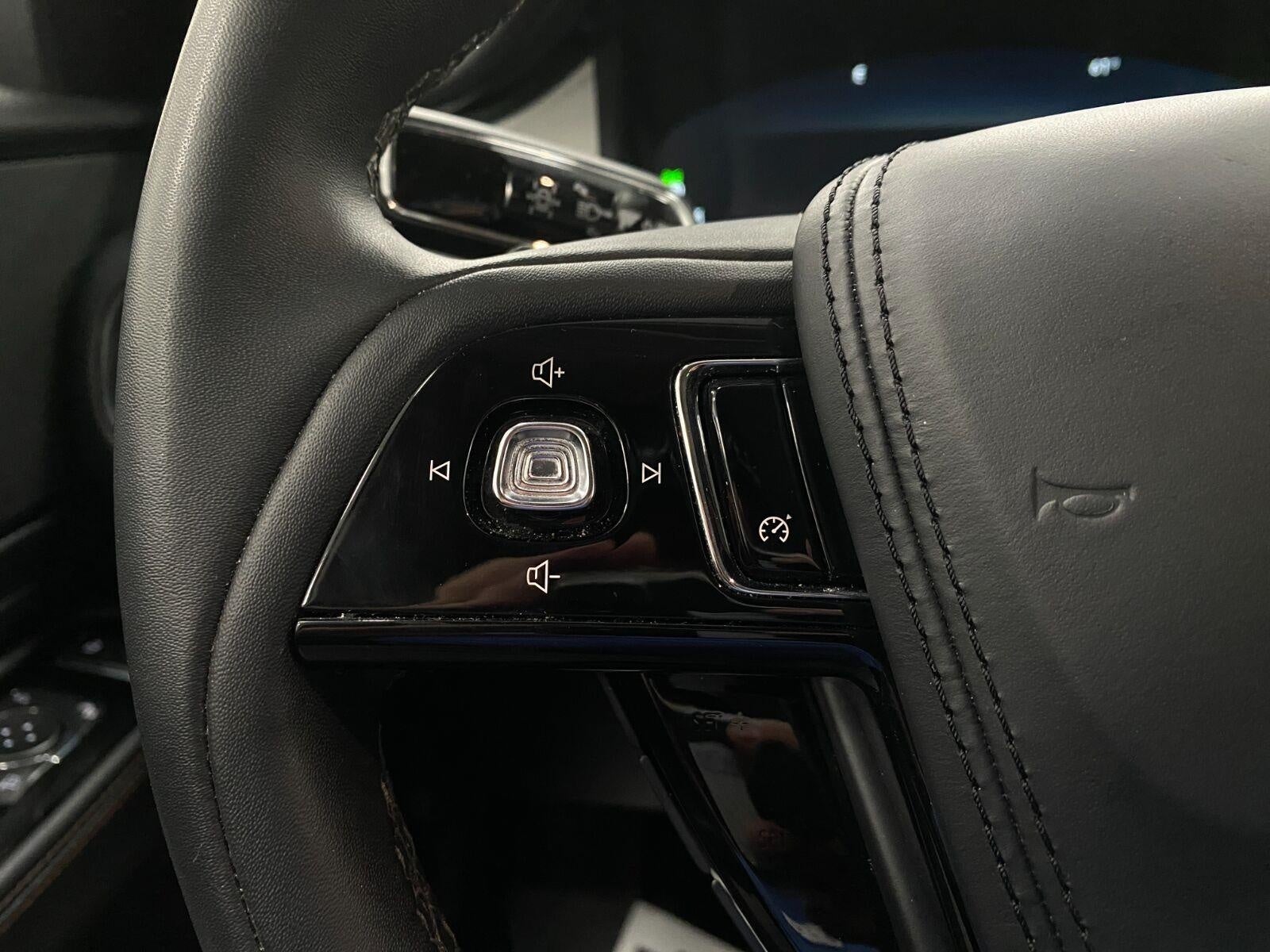 2023 Lincoln Aviator Standard AWD