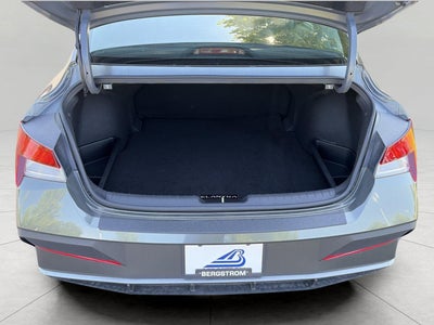 2024 Hyundai Elantra SEL IVT