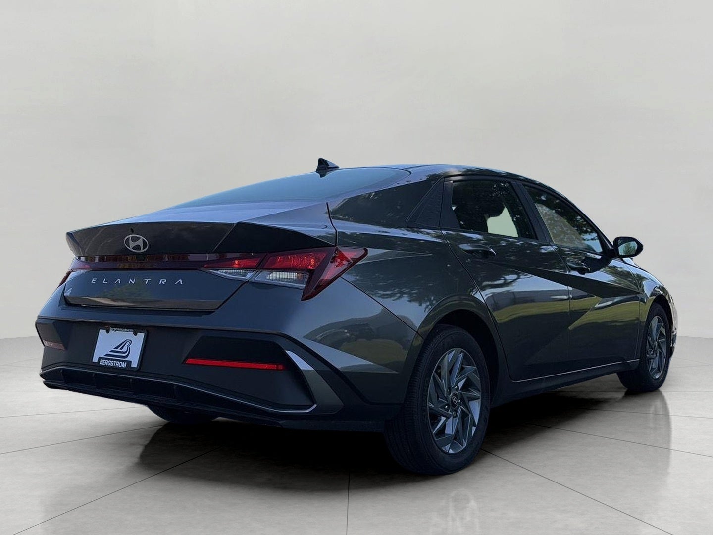 2024 Hyundai Elantra SEL IVT