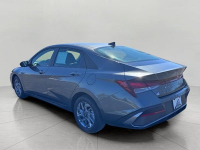 2024 Hyundai Elantra SEL IVT