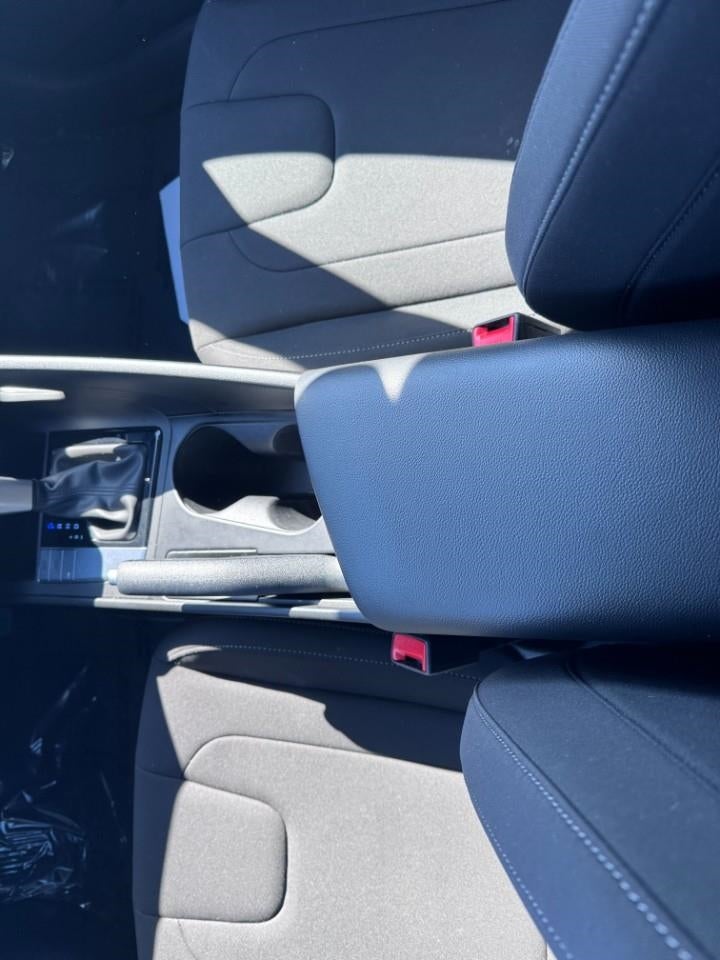 2024 Hyundai Elantra SEL IVT