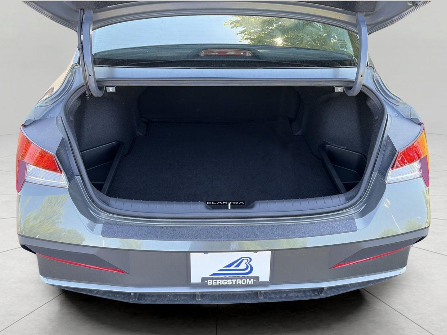 2024 Hyundai Elantra SEL IVT
