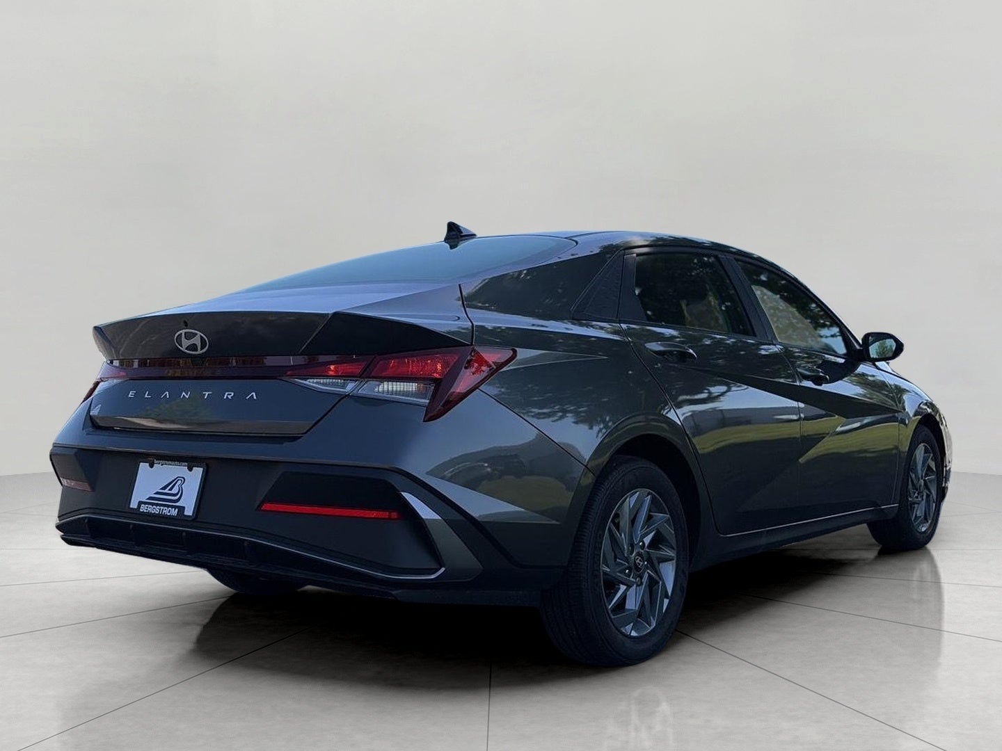2024 Hyundai Elantra SEL IVT