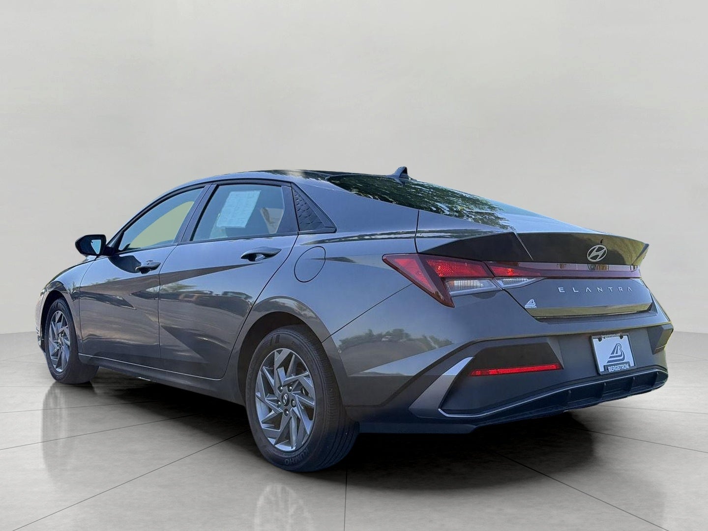 2024 Hyundai Elantra SEL IVT