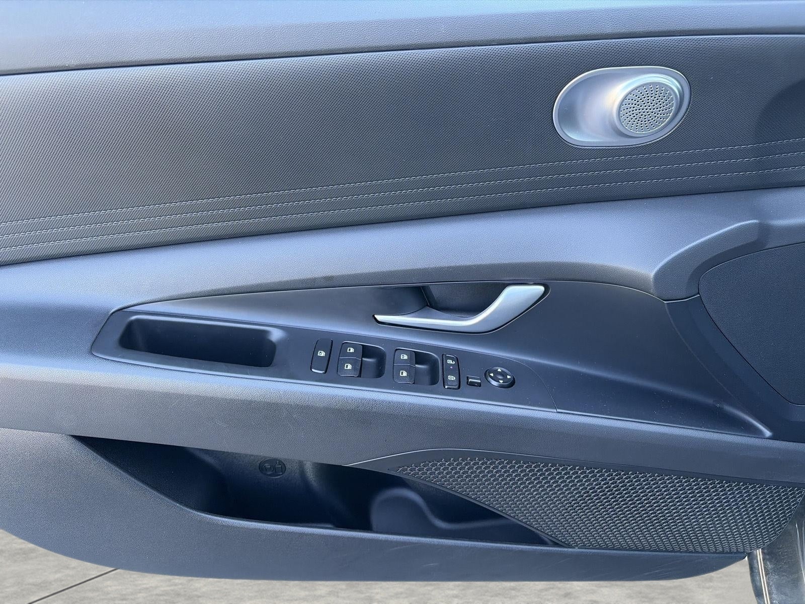 2024 Hyundai Elantra SEL IVT